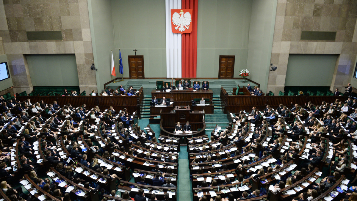 Marszałek Radosław Sikorski chce ogłosić 1 lipca Dniem Sejmu – informuje "Rzeczpospolita".