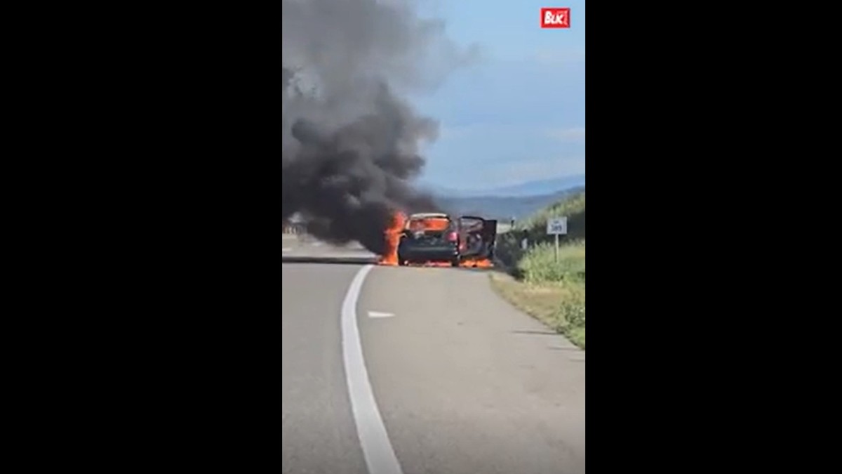 Automobil se zapalio kod Niša