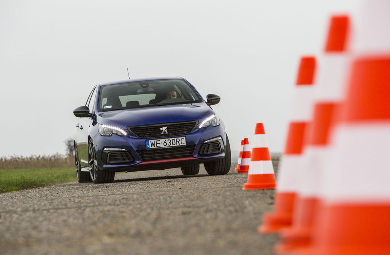 Peugeot 308 GTi - przeniesie cię w świat wyścigów