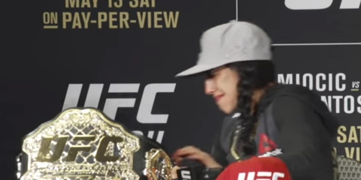 UFC211: Joanna Jędrzejczyk rozpłakała się po pytaniu o Kami Barziniego