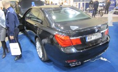 Czy oponę do pancernego BMW można zastąpić zwykłą? Tajemnice prezydenckiej limuzyny ujawniono jeszcze przed wyborami. FOTO w dziennik.pl