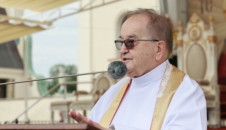 Ojciec Rydzyk w ostrych słowach do minister edukacji. Co ty, kobito, sobie wyobrażasz?"
