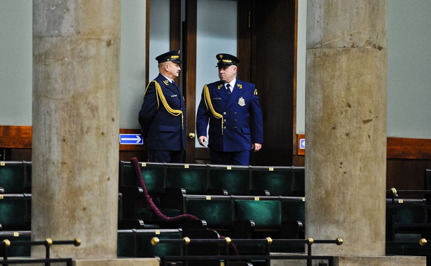 Straż Marszałkowska z bronią palną i dostępem do informacji ABW? "Chcemy zapewnić bezpieczeństwo"