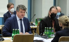 Wąsik starł się z posłami opozycji. Poszło o pracę dziennikarzy na granicy