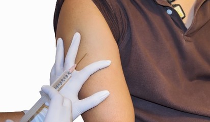 Pfizer és Moderna: nekik javasol emlékeztető oltást az EMA