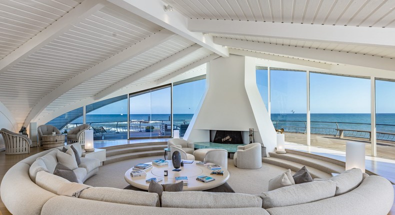 The living room of Wave House, architect Harry Gesner's ode to the ocean.Simon Berlyn