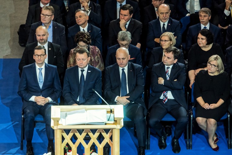 Naród, który zabija własne dzieci, jest narodem bez przyszłości - powiedział abp Andrzej Dzięga podczas dziękczynnej mszy świętej z okazji 27. rocznicy powstania Radia Maryja. Dodał, że zabijanie polskich serc - serc dzieci - to zabijanie Polski.