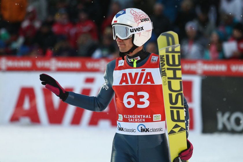 Kamil Stoch zajął drugie miejsce w kwalifikacjach do konkursu w Engelbergu. Poza nim w zawodach wystąpi pięciu innych polskich skoczków