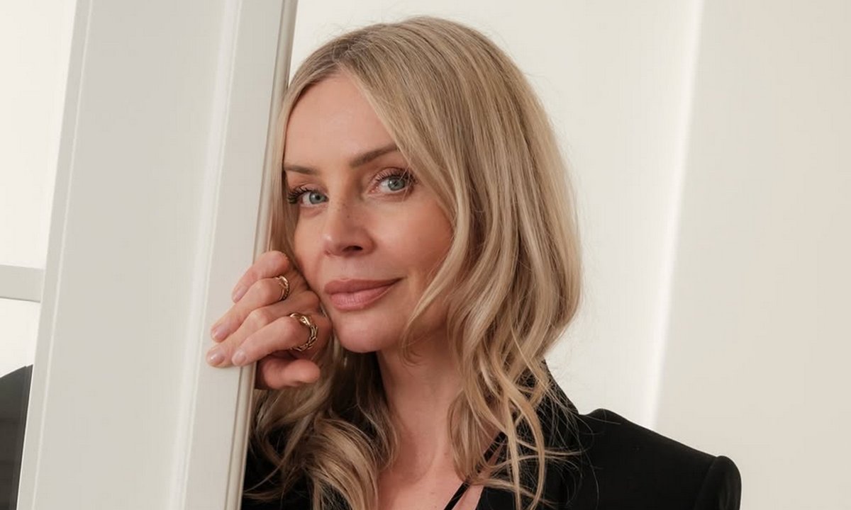 Aga Woźniak-Starak w jeansach, które za chwilę znów będą hitem. Każda z nas ma je w szafie