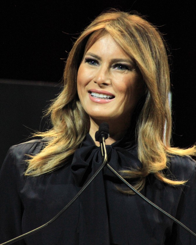 Sve plastične operacije Melanije Tramp