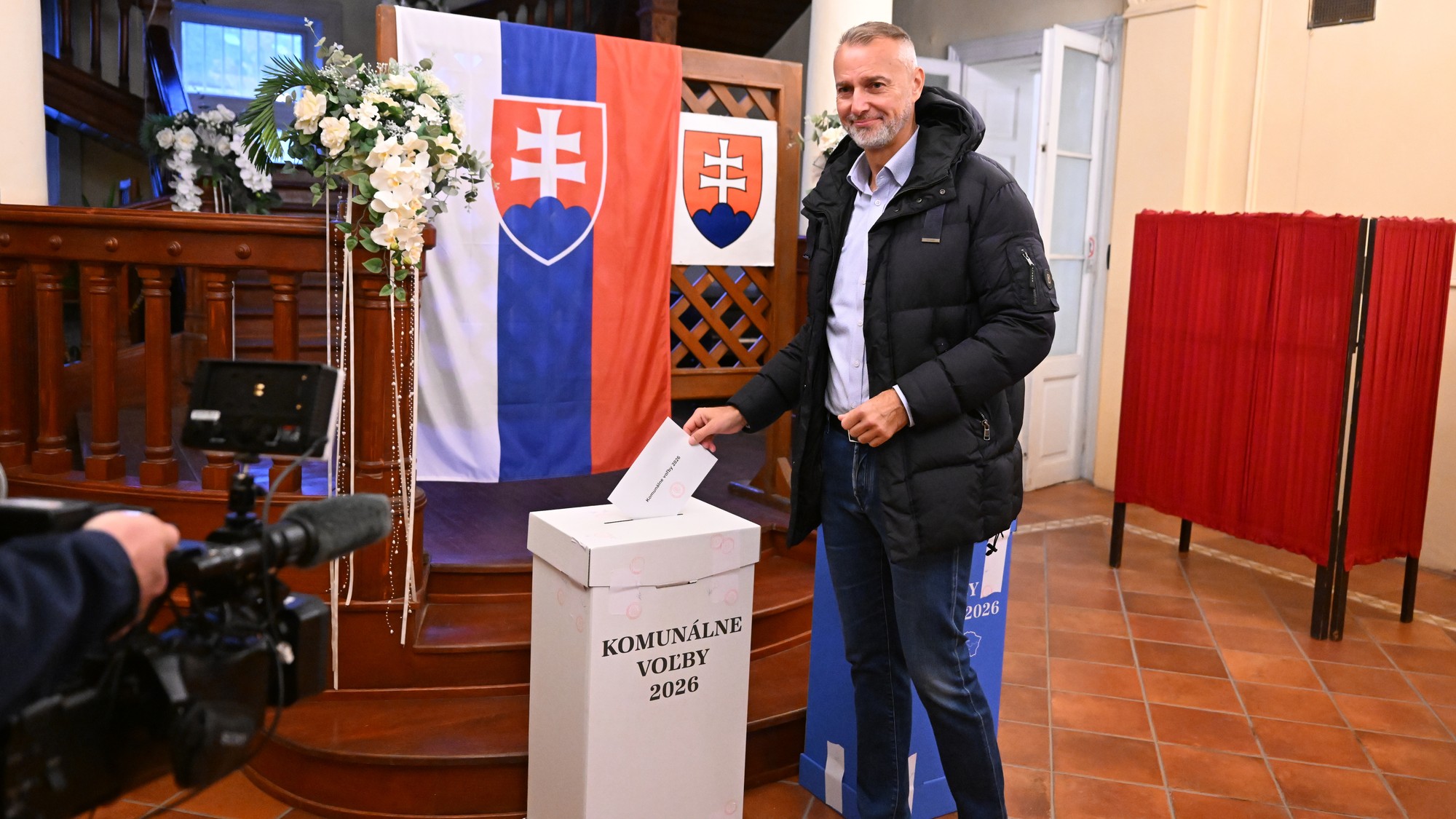 Predseda parlamentu Richard Raši už odvolil.