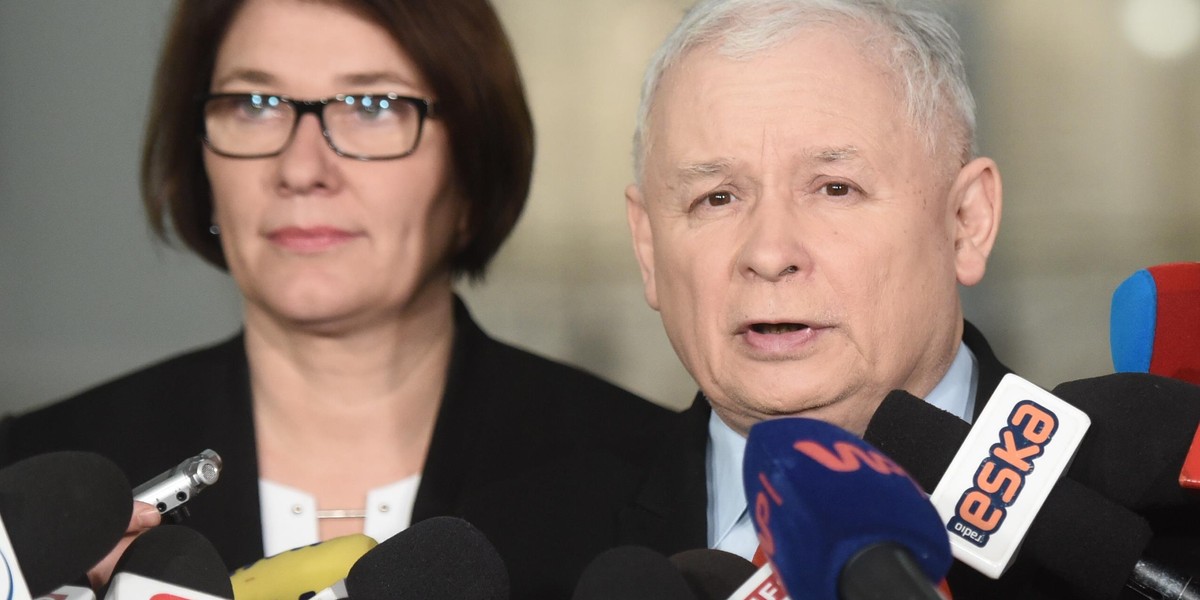 Orban zadał mu cios w plecy. Kaczyński odpowiada