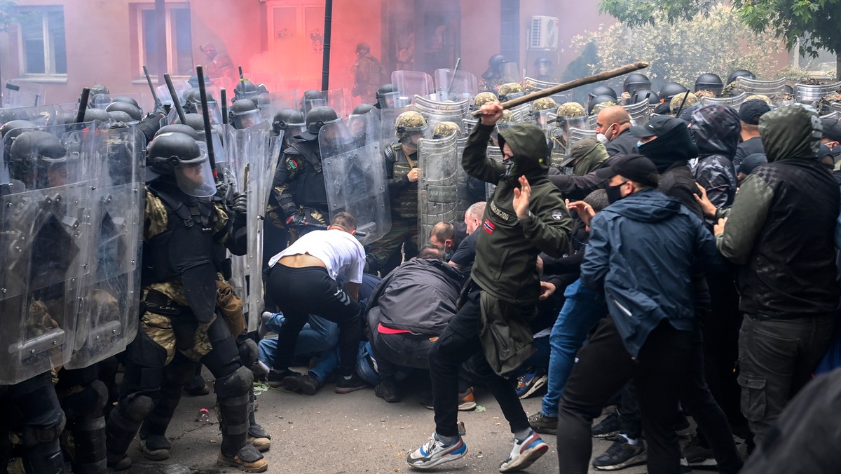 Zamieszki na ulicach Kosowa. Ranni zostali żołnierze NATO [WIDEO]