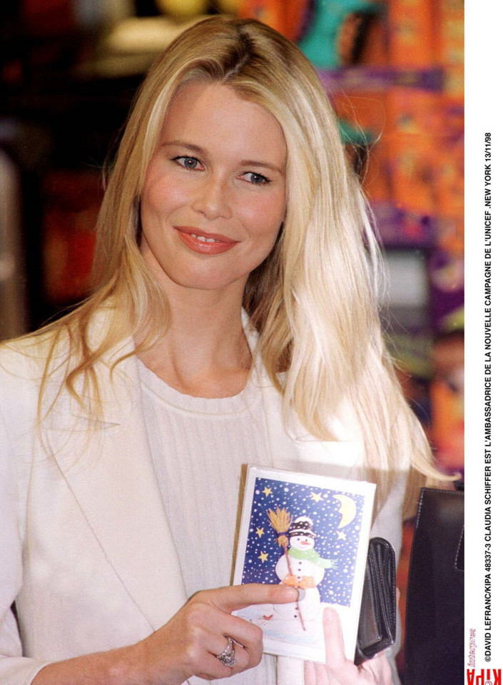 Claudia Schiffer w 1998 roku