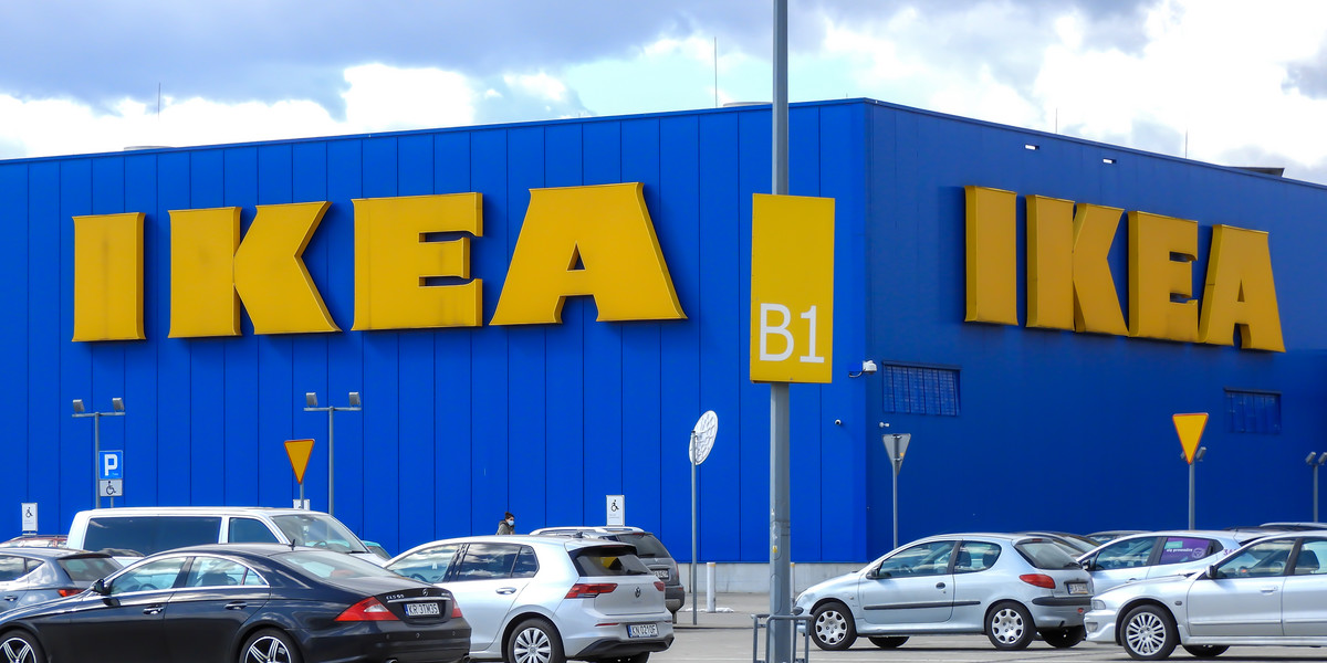 Wiosną 2020 r. Ikea, która kojarzyła się dotąd z wielkimi powierzchniowo hipermarketami, ogłosiła zmianę strategii. W Szczecinie otwiera ostatni duży sklep w Polsce. 
