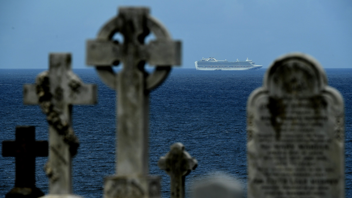 Koronawirus na świecie. Statki wycieczkowe utknęły na morzach i oceanach