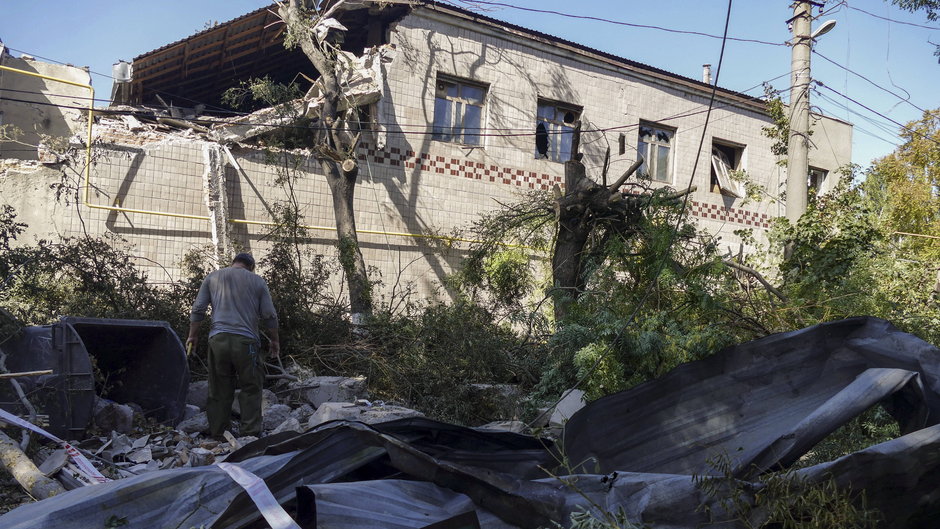 Zniszczenia po rosyjskim ataku na południu Ukrainy