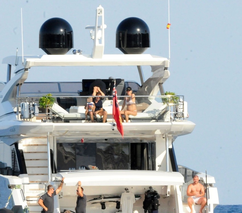 Sofija Milošević i Luka Jović na jahti 