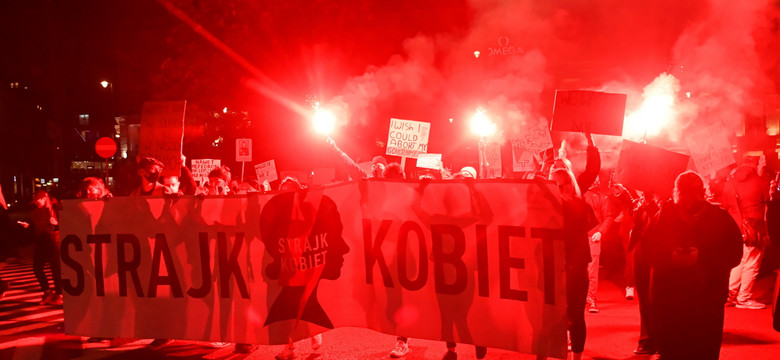 Polska zablokowana. Stanął prawie cały kraj. Protestujący dotarli pod TK [WIDEO I ZDJĘCIA]