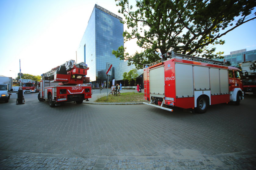 Pożar w łódzki Hiltonie. Ewakuowano ponad 200 osób