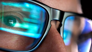 Prywatność w dobie Meta Smartglasses. Czy Twoja twarz właśnie zarabia dla kogoś na TikToku?