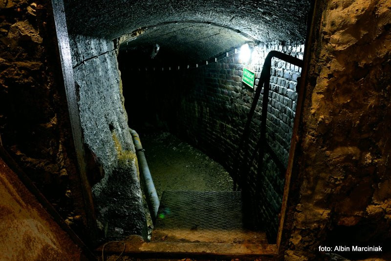 Tunel schronowy dla pociągu sztabowego z czasów II wojny światowej w Strzyżowie