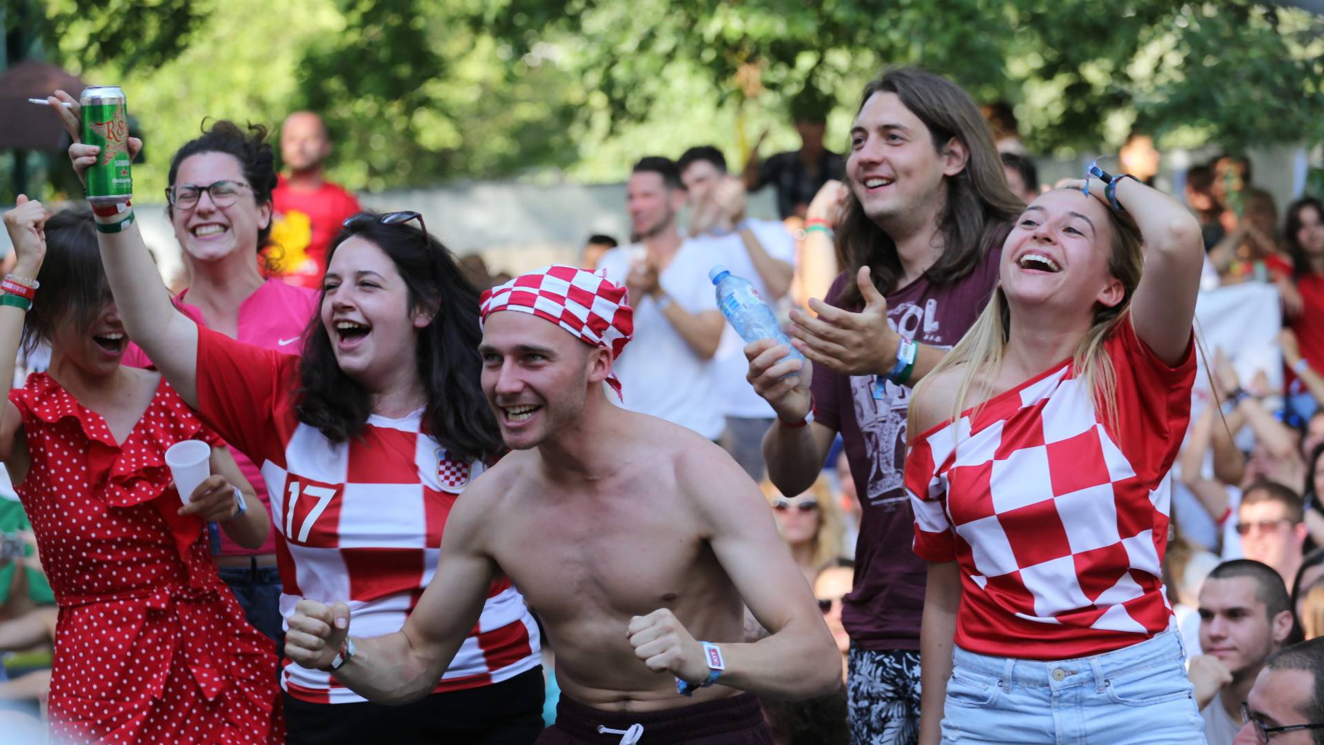 Fotka hrvatskih navijača u Novom Sadu zbog koje zaslužuju aplauz