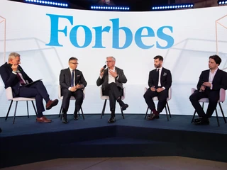 Debata "Szukanie szans w niepewnym otoczeniu.​Jak skutecznie budować nowych liderów rynkowych?” – prowadzący: Paweł Zielewski – Redaktor Naczelny, Forbes Polska​Robert Olesiński – Dyrektor  Regionalny ds. Korporacyjnych, Region Poznań, ING Bank Śląski​Jacek Jaśkowiak – Prezydent Miasta Poznania, Urząd Miasta​Antoni Krokowicz – Członek Zarządu, Genactiv Trade​Tomasz  Kwiatkiewicz – Prezes Zarządu, Yes Biżuteria