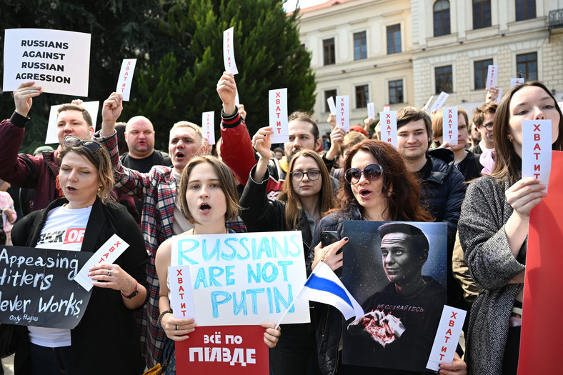 Protest w dniu rosyjskich wyborów prezydenckich w Tbilisi, Gruzja, 17 marca 2024 r.