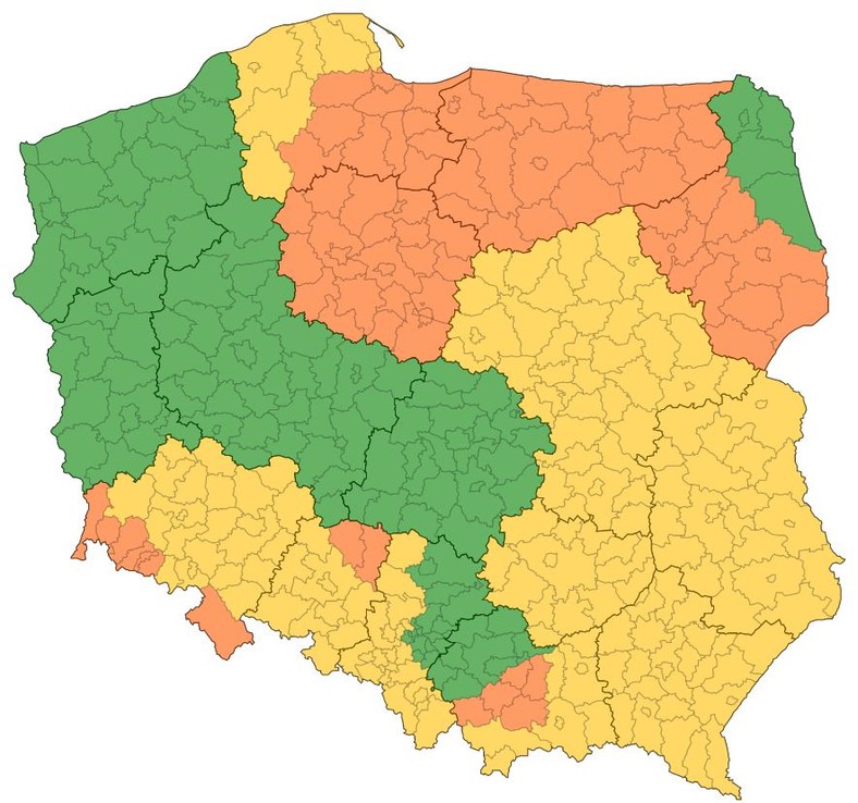 Mapa ostrzeżeń IMGW. Zielony - brak ostrzeżeń. Żółty - ostrzeżenie pierwszego stopnia. Czerwony - ostrzeżenie drugiego stopnia