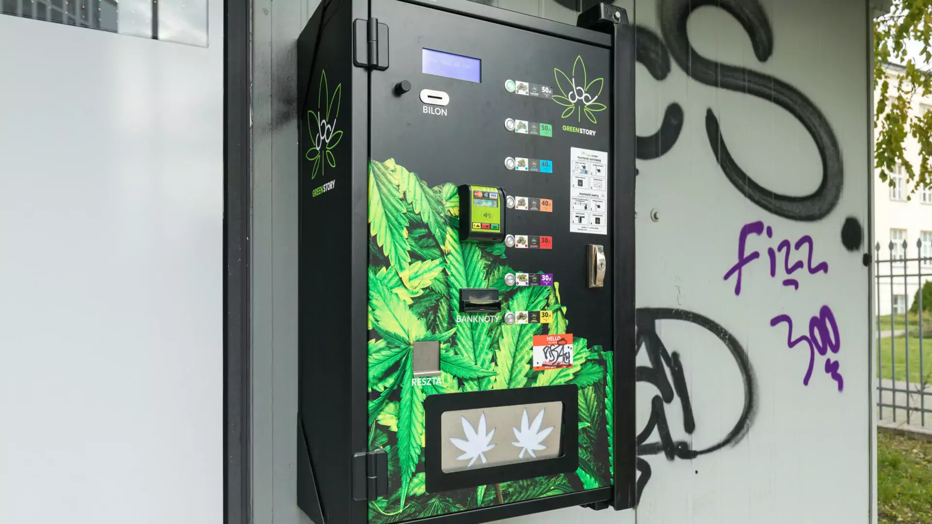 Poseł PiS bierze się za automaty CBD. "Oswajają społeczeństwo z marihuaną"