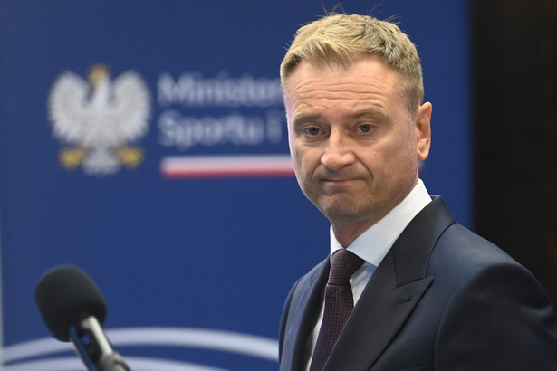 Minister sportu i turystyki Sławomir Nitras podczas konferencji prasowej dot. podsumowania Igrzysk XXXIII Olimpiady Paryż 2024