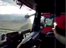 Zobacz, jak Polak grozi bronią Niemcowi