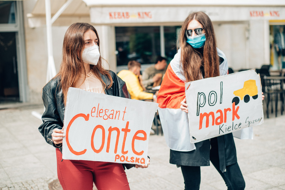 "Dekolt dla Białorusi". Protest w Warszawie