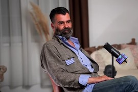 Nikola je nekada bio poznati baletan, DANAS JE BESKUĆNIK: Na ulicama Beograda svi ga prepoznaju po BESPREKORNOM STILU, a evo kako je ostao bez svega