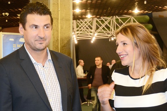 "POLJUBIO SAM NULU NA RAČUNU, NE ZNAM ČIME SAM TO ZASLUŽIO" Vanja Grbić otvorio dušu i progovorio o ženi: "Danas čuješ - udam se, pa šta, razvedem se"