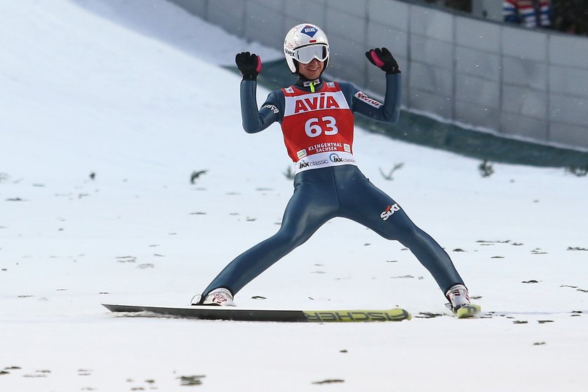 Kamil Stoch zajął drugie miejsce w kwalifikacjach do konkursu w Engelbergu. Poza nim w zawodach wystąpi pięciu innych polskich skoczków