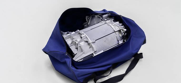 Ponad 200-konny silnik elektryczny mieści się w torbie sportowej