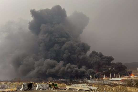 DRAMA U ORMUSKOM MOREUZU NE PRESTAJE! Nijedan brod ne može da probije američki obruč, Kina i Iran upozorili: "Njihovi potezi su OPASNI"