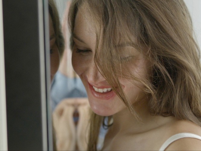 Anais Demoustier jako Charlotte