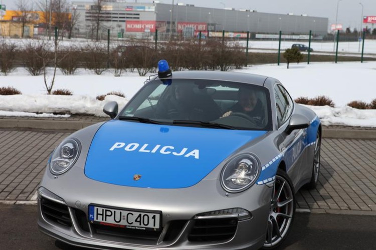 Porsche w barwach polskiej policji