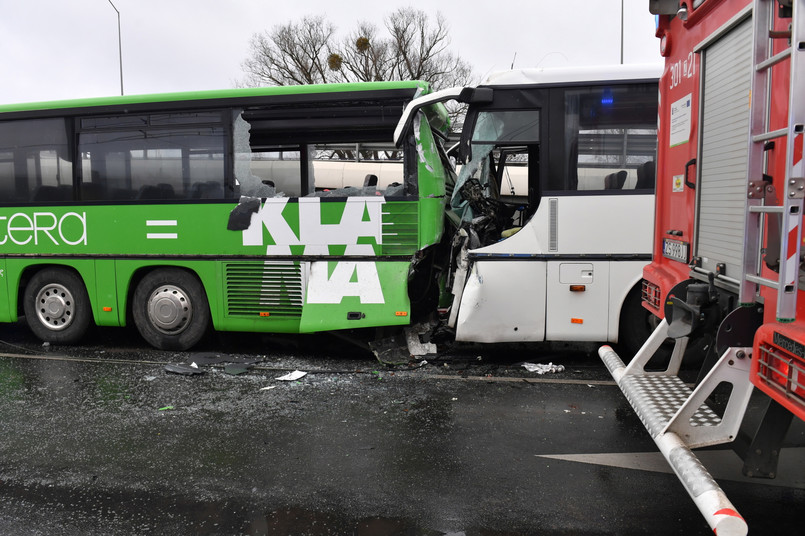 Wypadek autobusów w Szczecinie. Ranni żołnierze