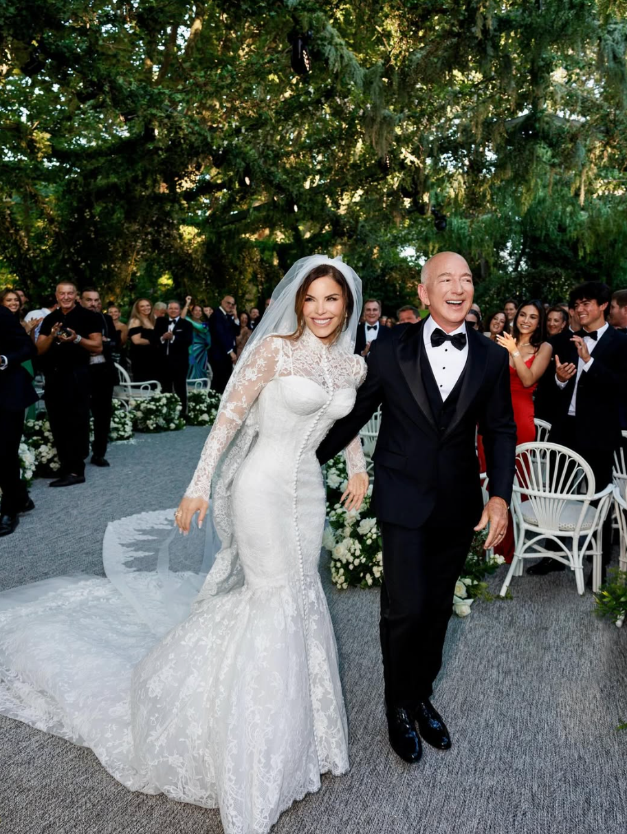 Lauren Sánchez Bezos sa vydávala v rozprávkových šatách. 