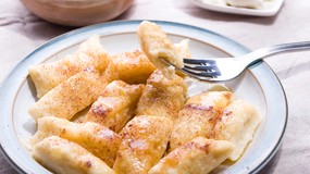 Pyszny obiad na poniedziałek. Podajemy przepis, Ty gotujesz. Kluski leniwe lekkie jak chmurki