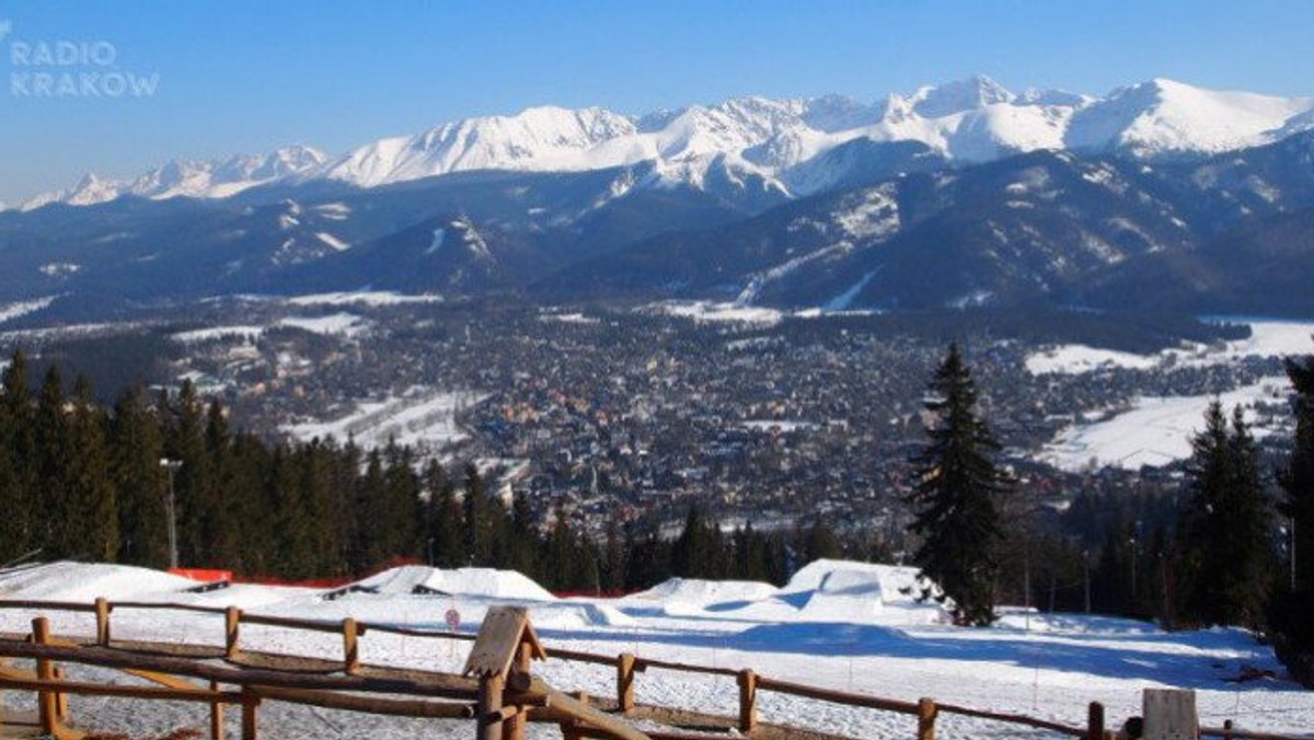 Najnowsze prognozy pogody nie są pomyślne. Po wiosennych dniach w Tatry i na Podhale powróci zima i to w wielkim stylu. W górach i w rejonie Zakopanego może spaść nawet kilkanaście centymetrów śniegu - informuje Radio Kraków.