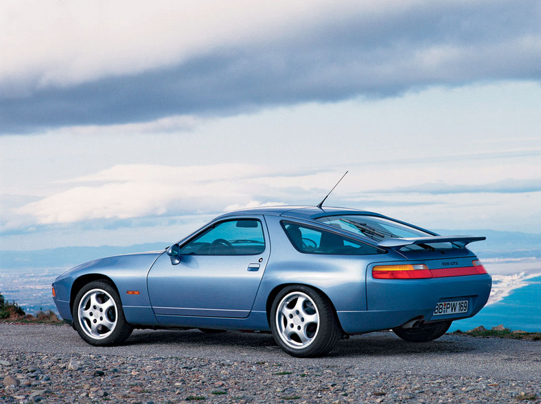 Porsche 928