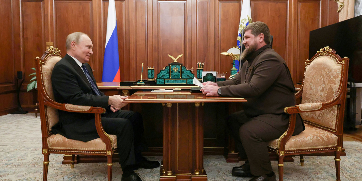 Kadyrow strasznie się tego wstydzi. 