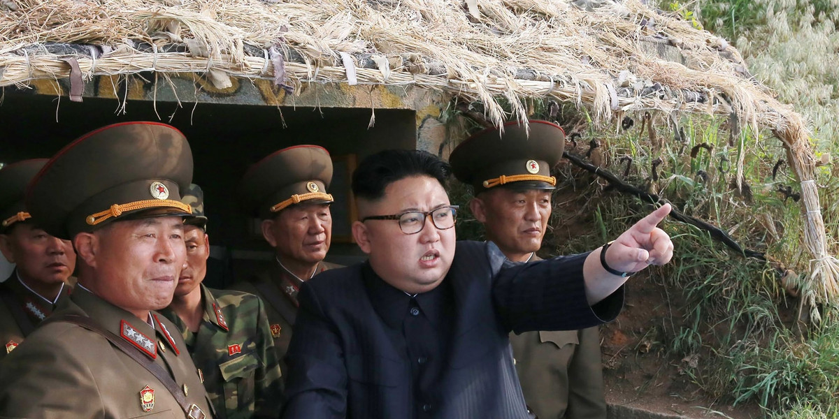 Zdaniem ekspertów z ONZ "istnieje duże prawdopodobieństwo", że reżim Kim Dzong Una jest w stanie uzbroić swoje rakiety średniego i długiego zasięgu w głowice jądrowe. Nie wiadomo jednakże, czy pociski są zdolne dotrzeć do celów oddalonych o wiele tysięcy kilometrów.