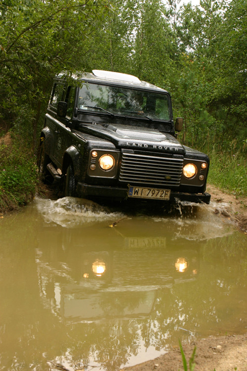 Land Rover Defender - Spec od zadań off-roadowych