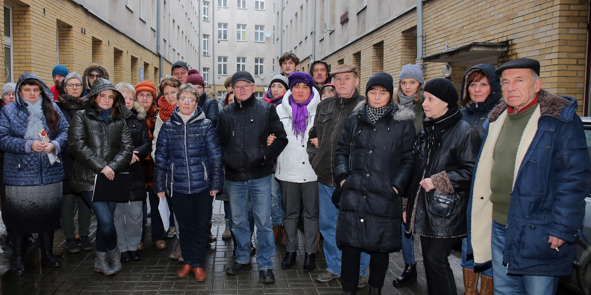 Protest lokatorów mieszkań komunalnych w Łodzi przeciwko podwyżce czynszów
